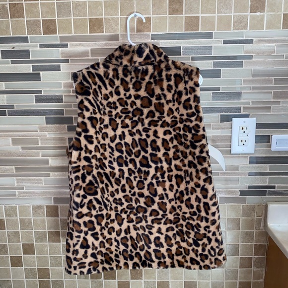 SOLD NWT Pink Lily Reversible Leopard Vest - Picture 3 of 6